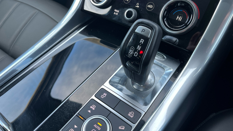 Land Rover Range Rover Sport 3.0 D300 HSE Dynamic Black 5dr Auto Diesel Estate